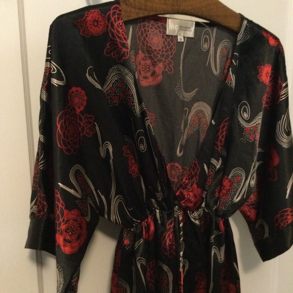 Black and Red Floral Kimono style Top - Picture 3 of 7